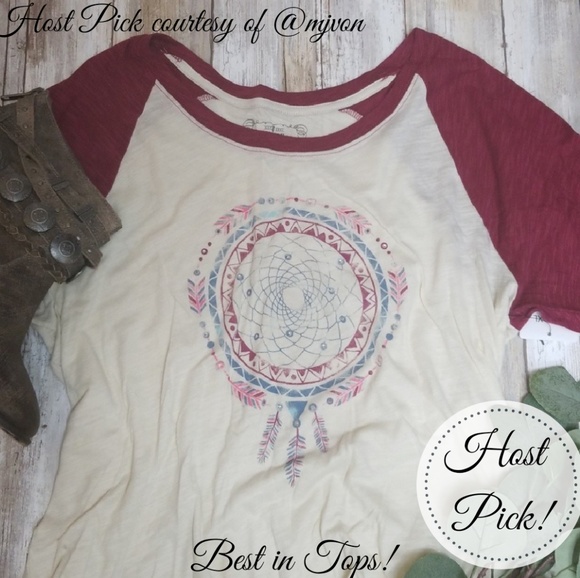 Boutique Tops - NWT Size XL Dreamcatcher Raglan Tee